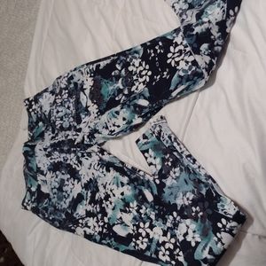 Floral jegging by HUE